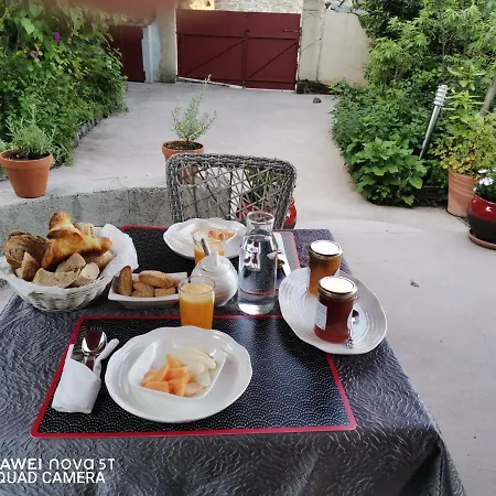 Alojamento de Acomodação e Pequeno-almoço D'hôtes Couvent D'alando