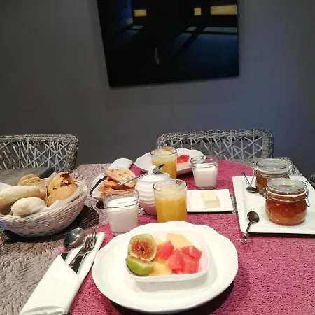 D'hotes Couvent D'alando Bed & Breakfast *
