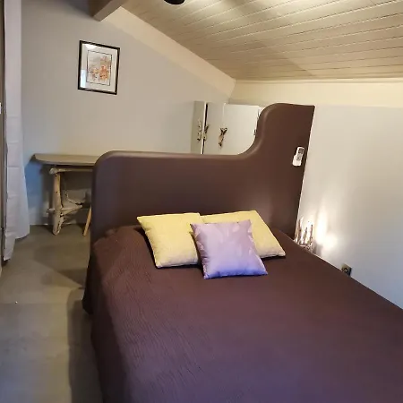 D'hotes Couvent D'alando Bed & Breakfast *