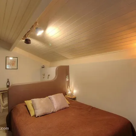 D'hotes Couvent D'alando Bed & Breakfast